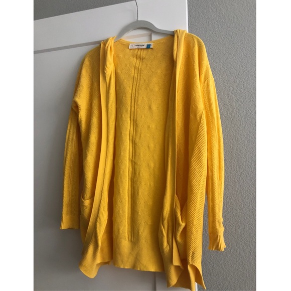 Sparrow Hooded Cardigan - Picture 2 of 6